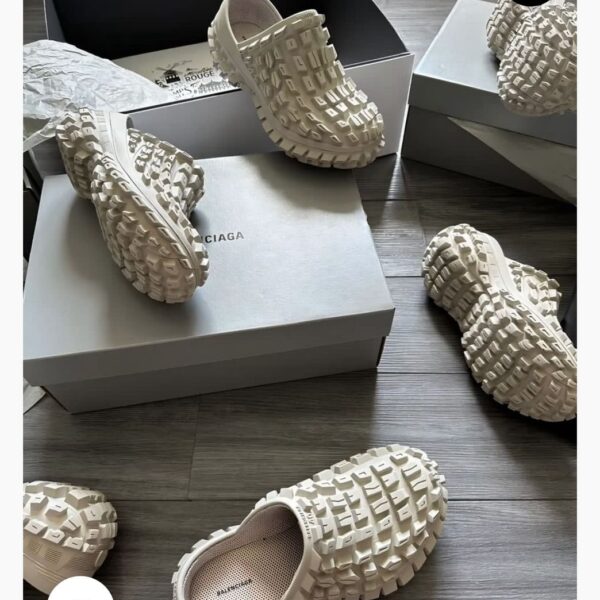 Balenciaga Bouncer Clogs