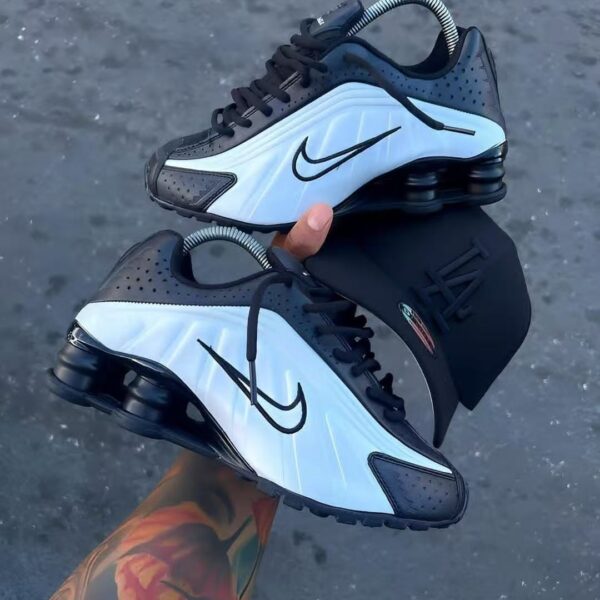 Nike Shox R4 Black & Metallic Silver Sneakers
