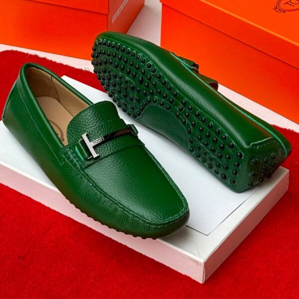 Tod’s Gommino Textured Leather Driving Loafers 2